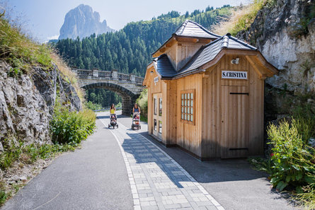 Sentiero del trenino della Val Gardena - La ferata de Gherdëina Ortisei 1 suedtirol.info