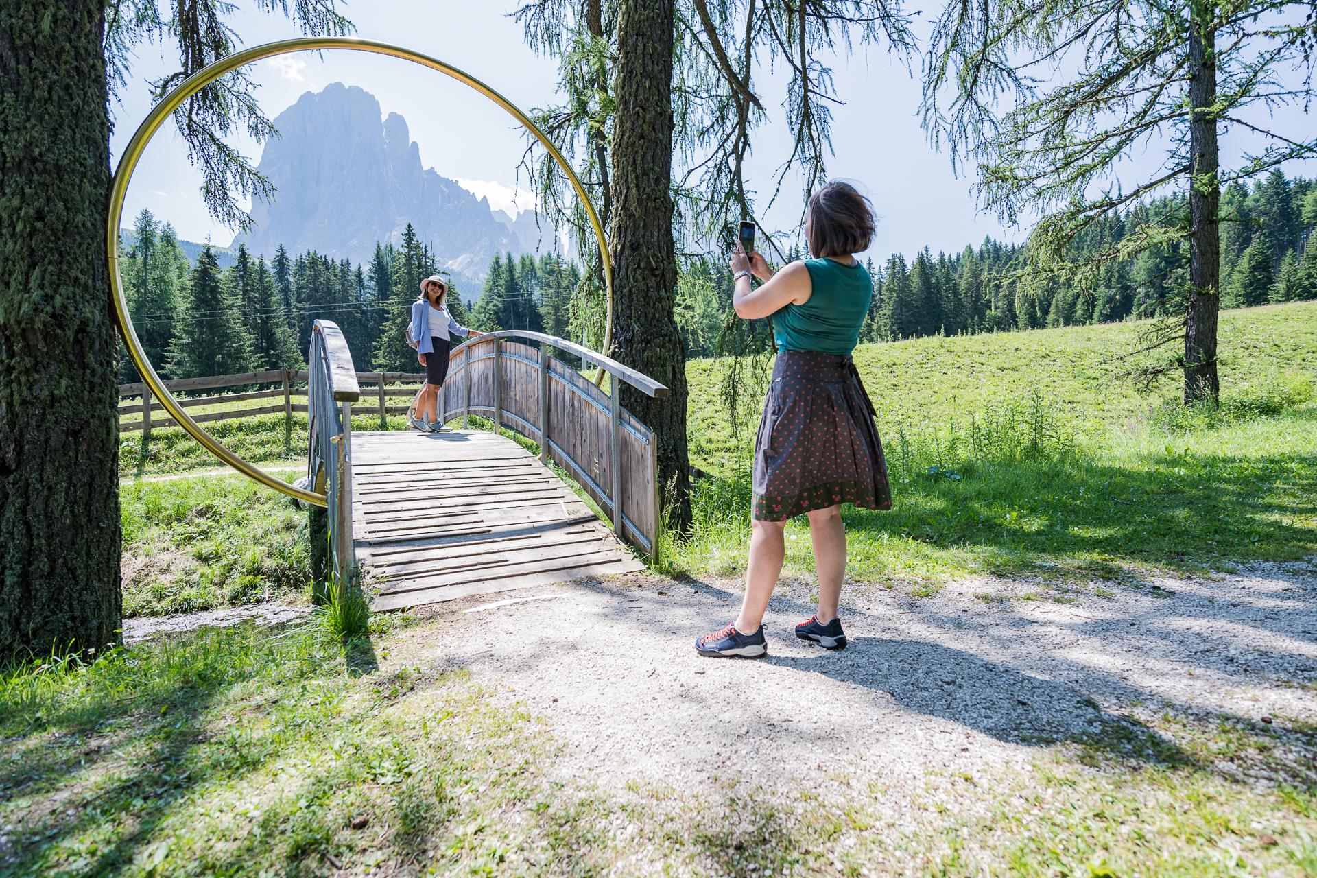 Art & Nature trail - Troi Unika S.Crestina Gherdëina/Santa Cristina Val Gardana 2 suedtirol.info