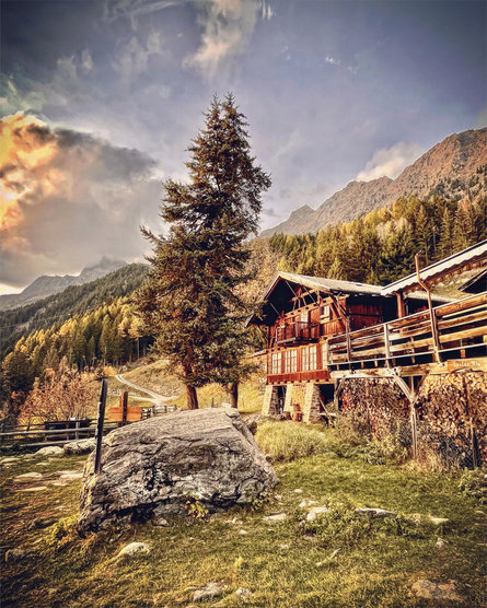 Leiter Alm mountain hut – Taufenscharte pass – Mutspitze peak – Mutkopf restaurant – Steinegg restaurant – Leiter Alm mountain hut Algund/Lagundo 4 suedtirol.info