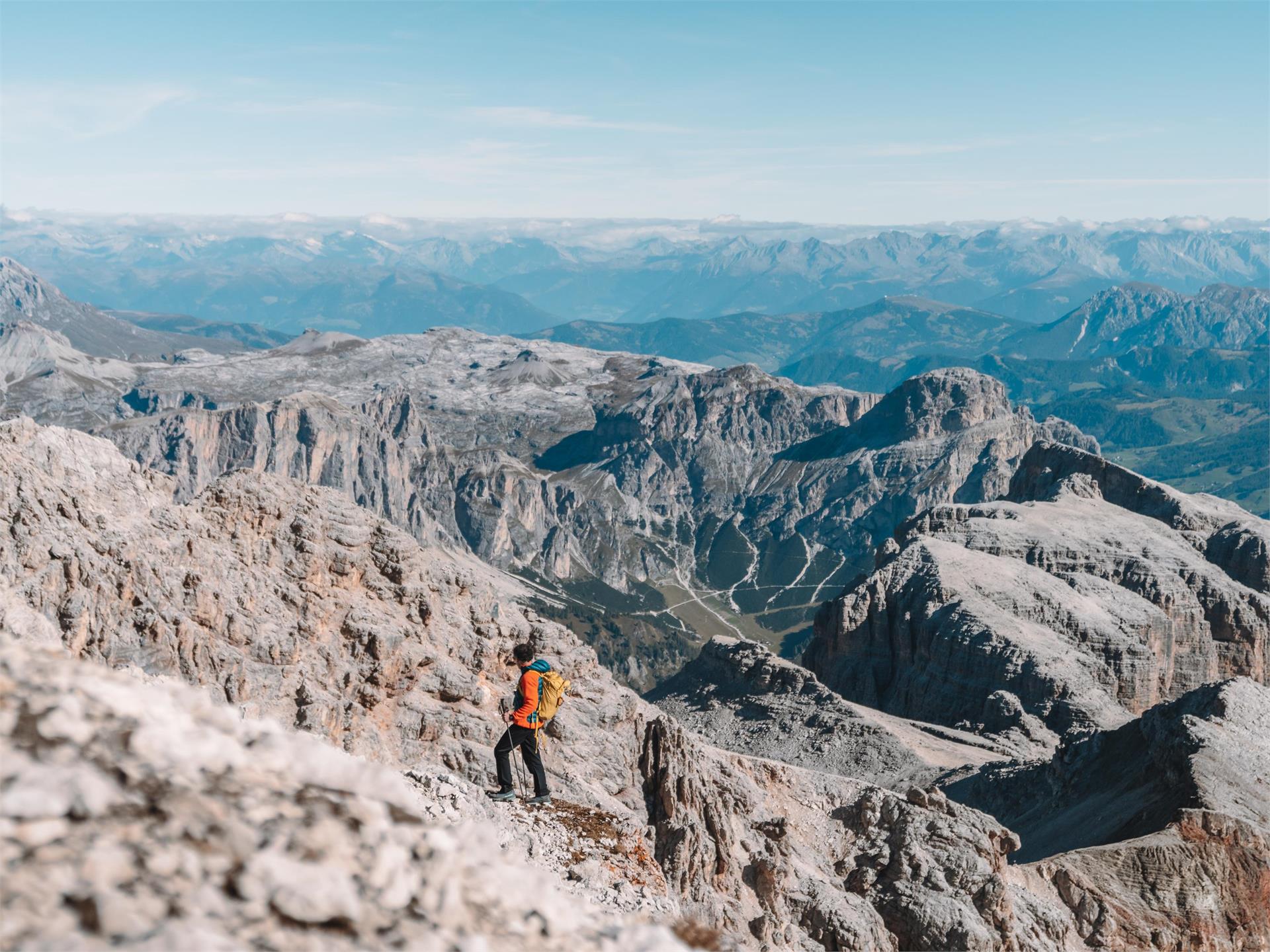 Multi-day trekking on the Alta Badia high route Corvara 3 suedtirol.info