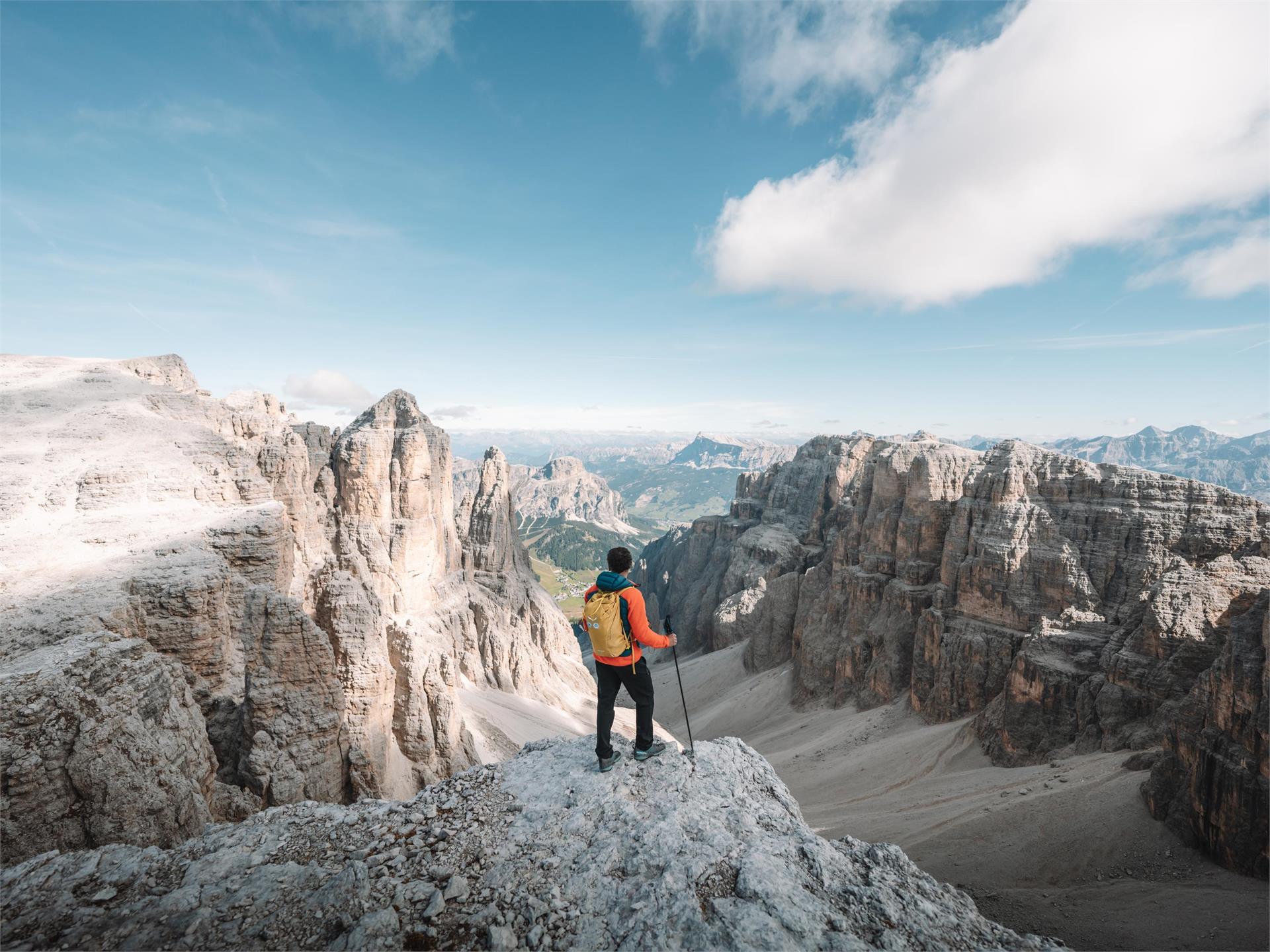 Multi-day trekking on the Alta Badia high route Corvara 1 suedtirol.info