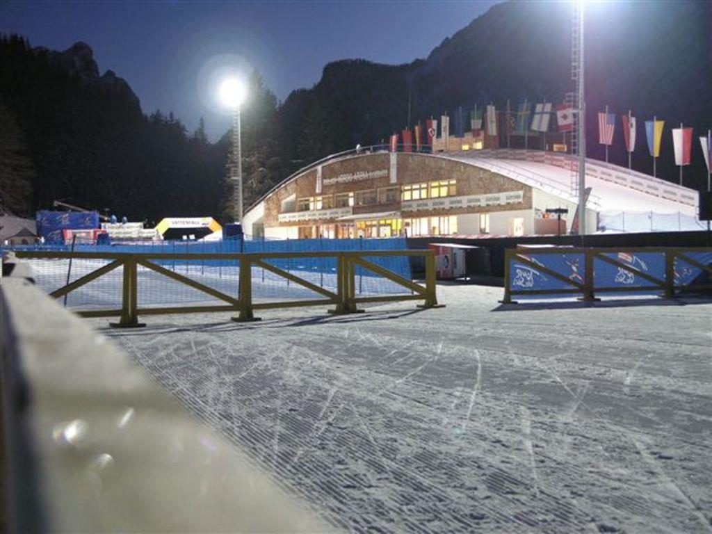 01 Cross country ski run illuminatedat the stadium of Toblach/Dobbiaco Toblach/Dobbiaco 1 suedtirol.info