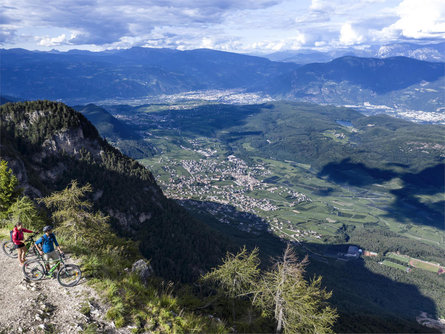 Kaltern Bike MTB-Tour: Penegal Caldaro sulla Strada del Vino 2 suedtirol.info