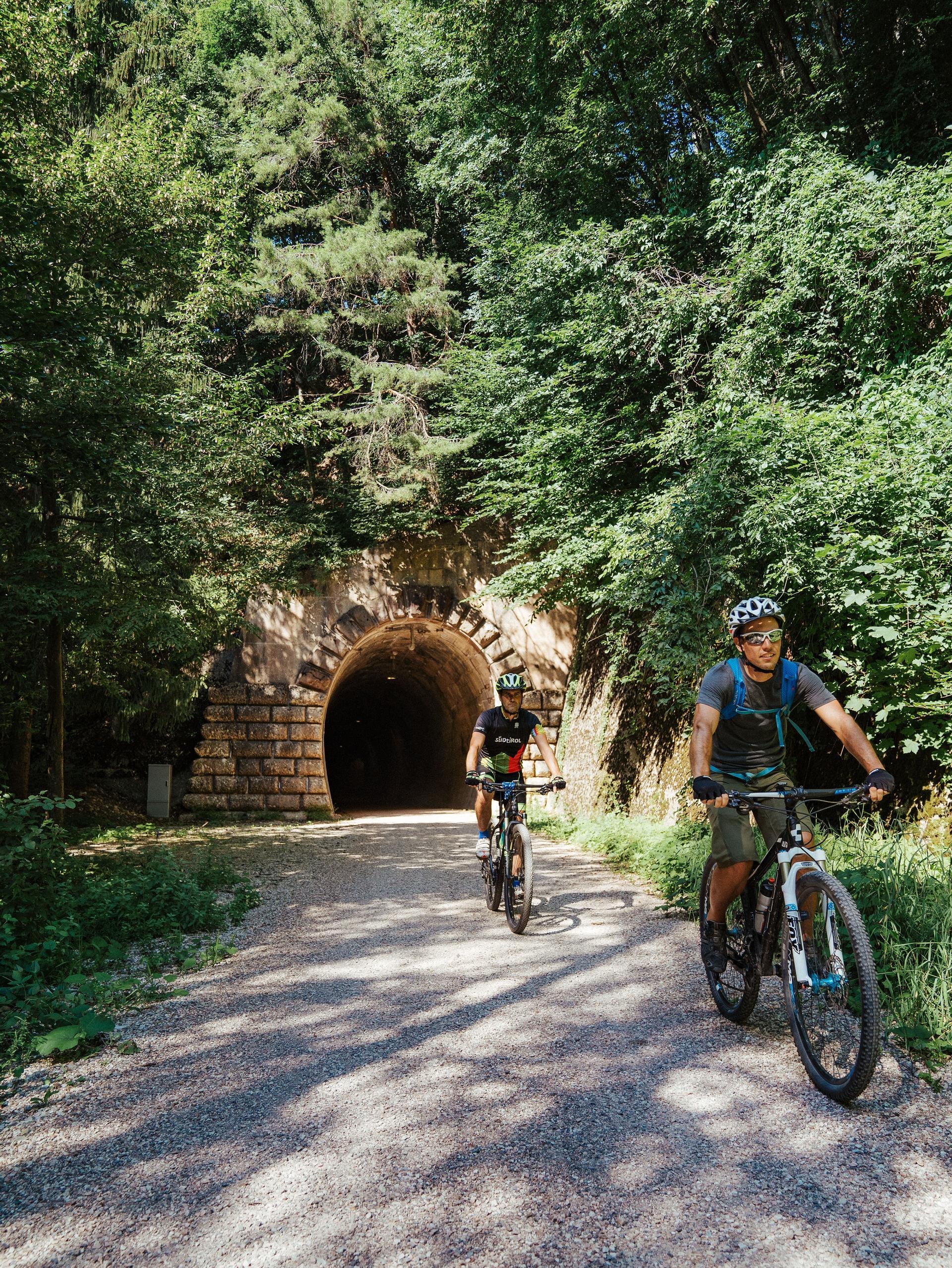 Percorso ciclabile Vecchia Ferrovia Ora 8 suedtirol.info