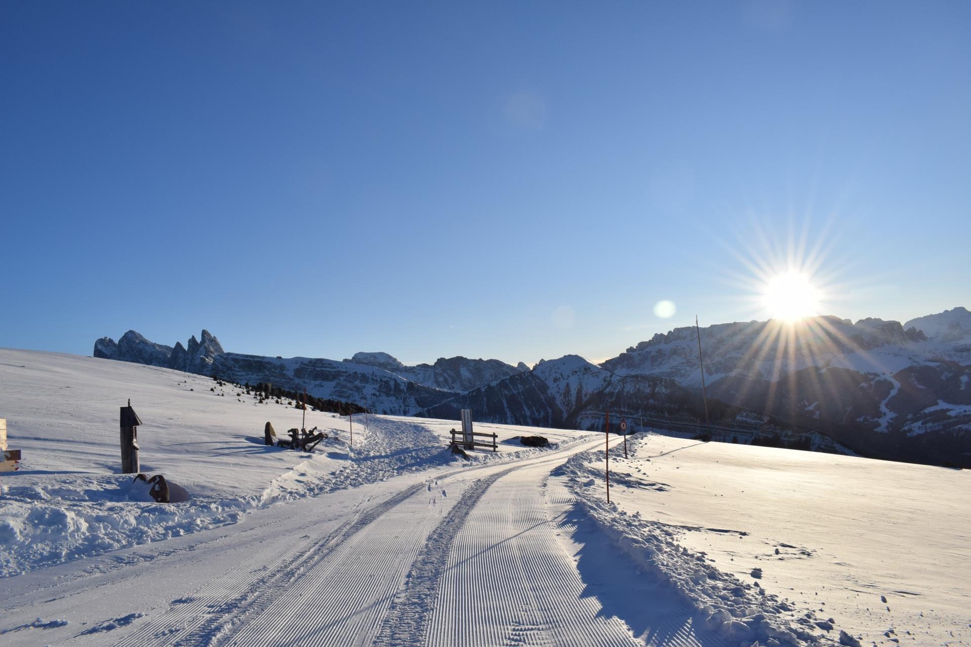 Ciaspolata alla cappella Santa Croce al Resciesa Ortisei 3 suedtirol.info