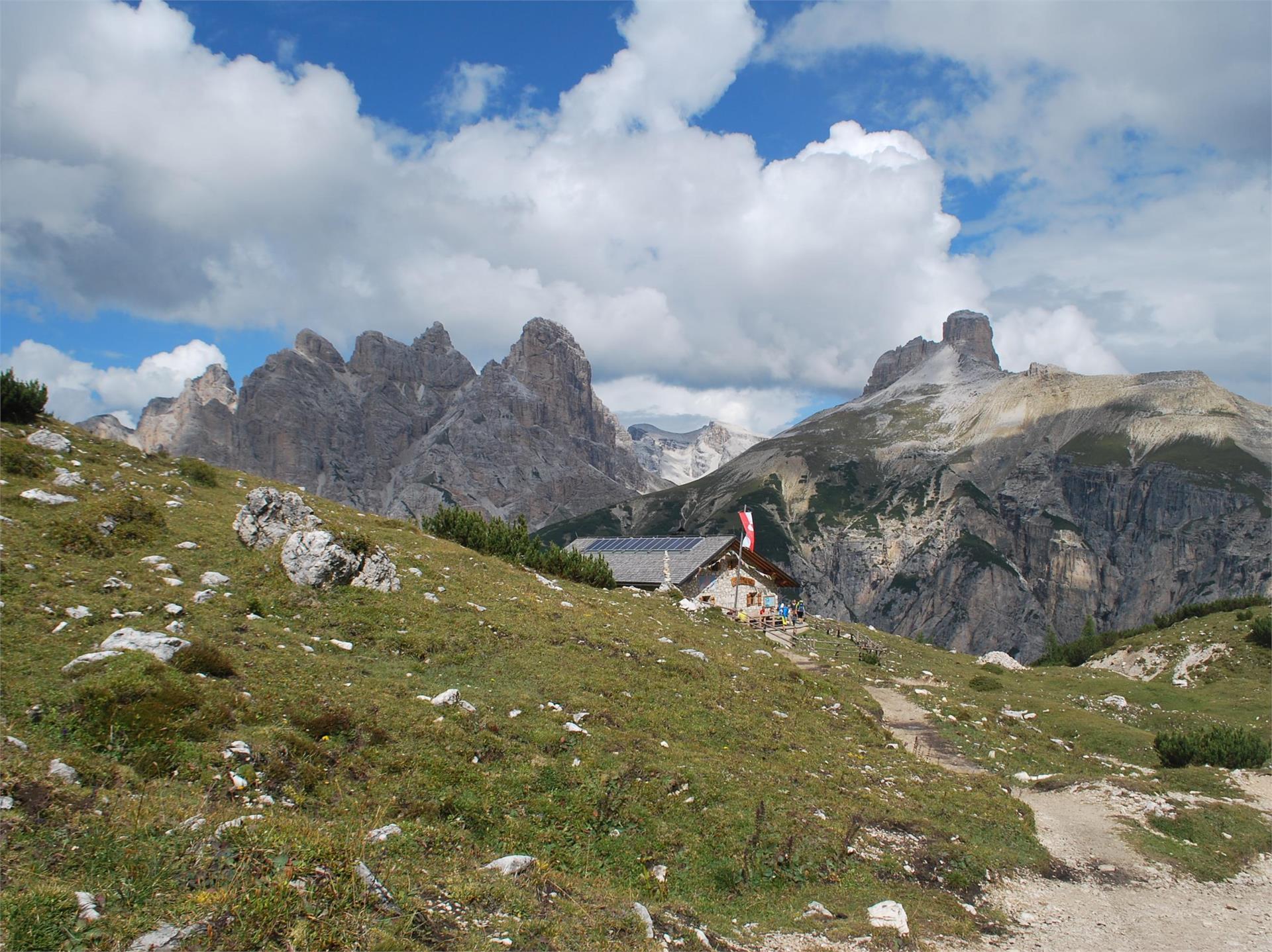 Summer hiking tour: View of the Three Peaks/Landro - Langalm/Malga Grava Longa hut Sexten/Sesto 1 suedtirol.info