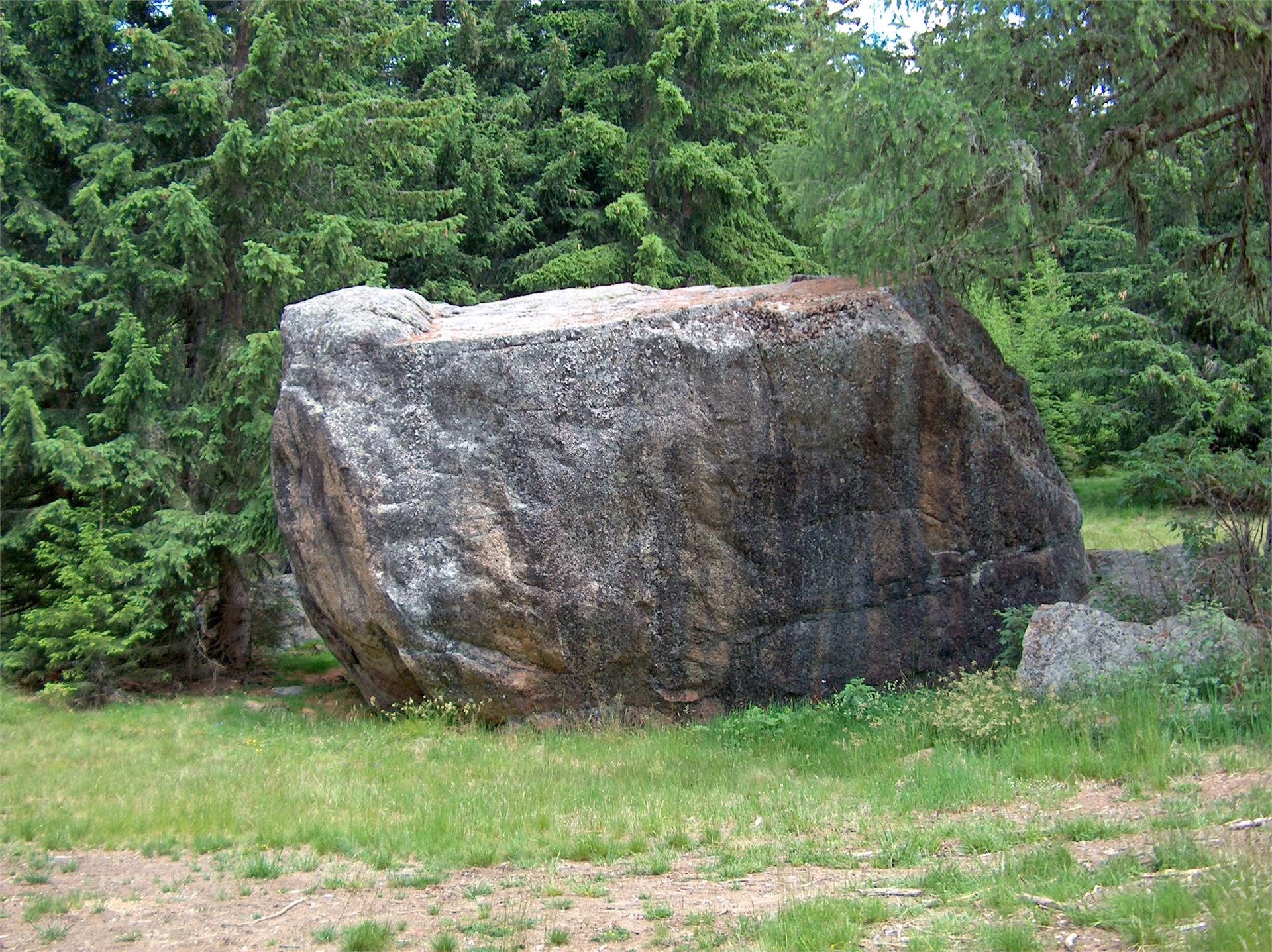 Devils' Stone and Pertinger Alm hut in Terenten Terenten/Terento 2 suedtirol.info