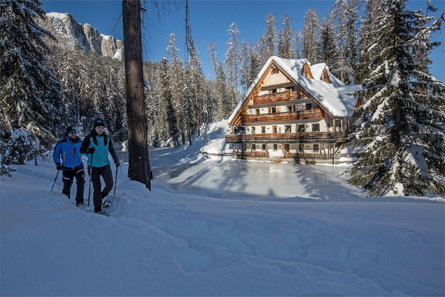 Escursione con le ciaspole "Tru di lec" - sentiero dei laghi Corvara 3 suedtirol.info