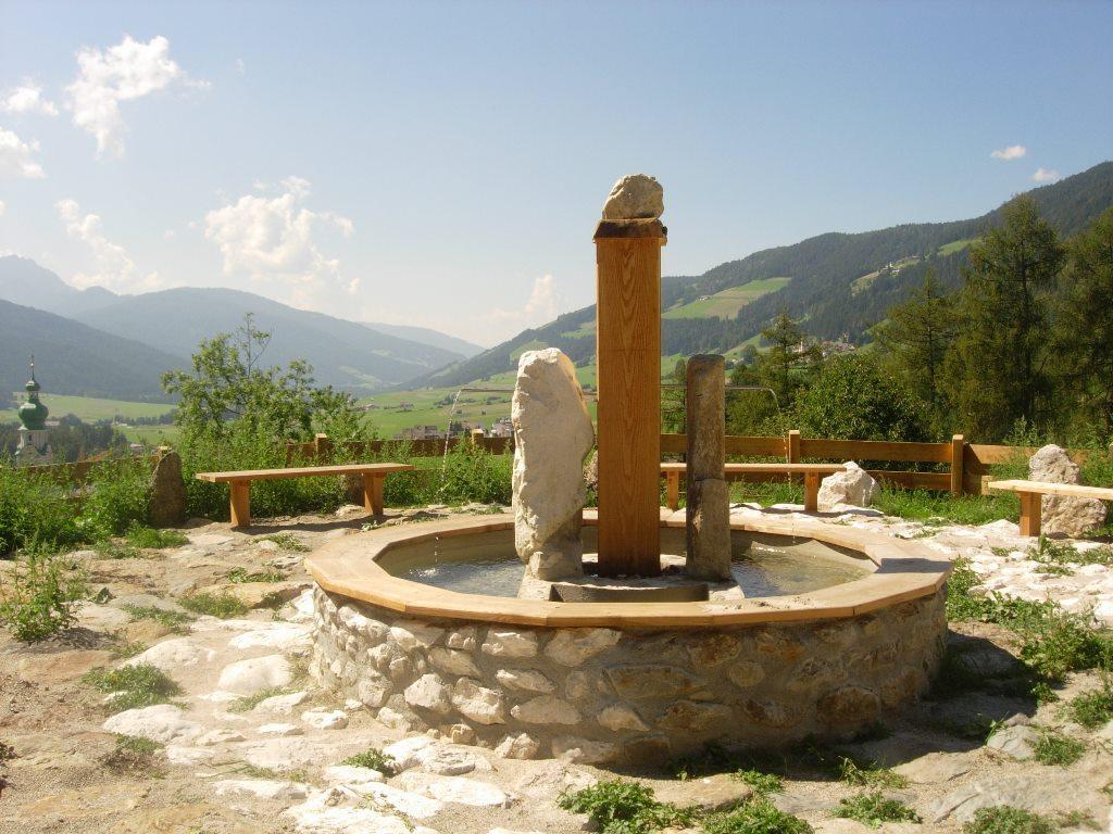 Themenweg: Toblach - ZweiWasserBrunnen - Labyrinth Toblach 1 suedtirol.info