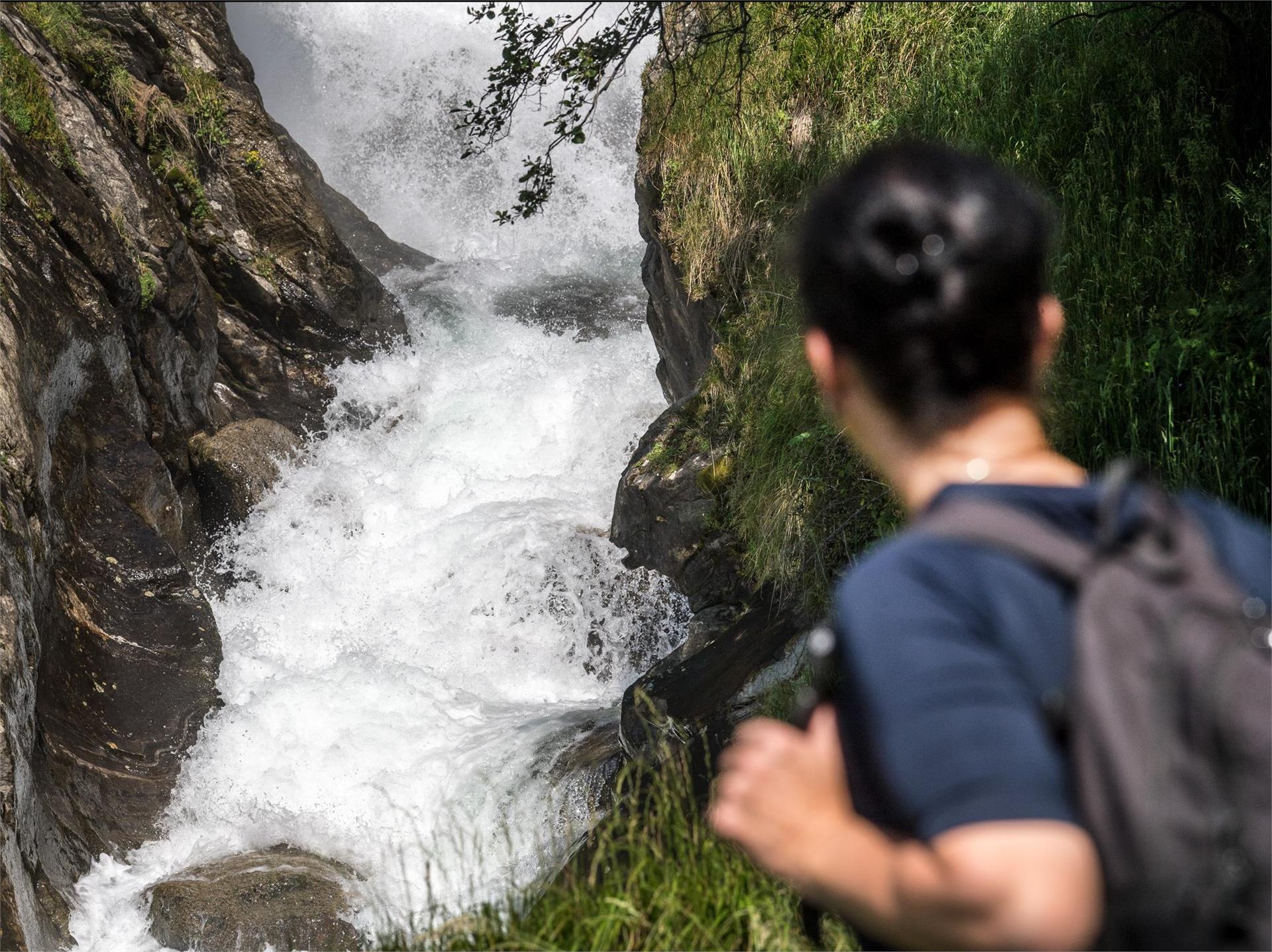 Sentiero per "Terrainkur" n° 6 - Parcines – Vertigen – roggia di Parcines – Cascata di Parcines Naturno 3 suedtirol.info