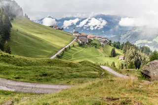 Von Tall über die Waalerhöfe bis zum Gasthaus Sterneck in Prenn - Schenna - #1 - suedtirol.info