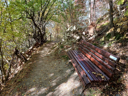 Da Rablà lungo il sentiero segreto "Rittersteig" a Naturno Parcines 5 suedtirol.info