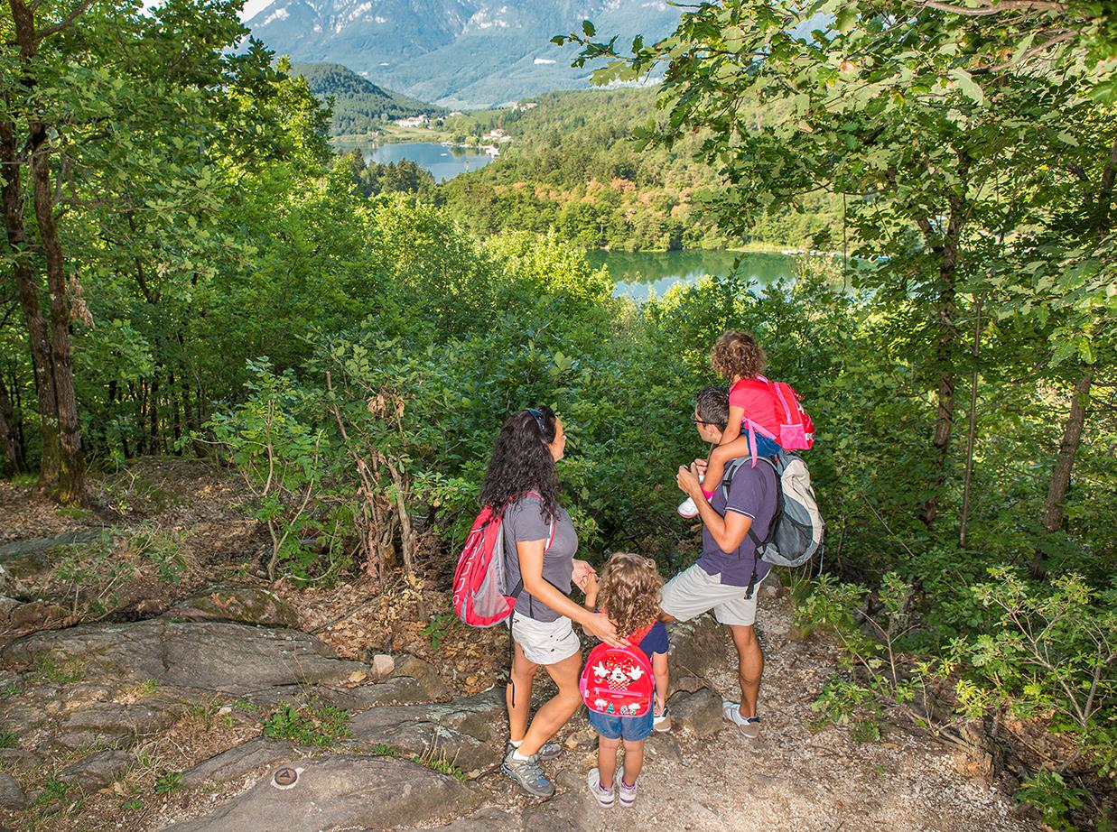 From St. Michael to the Montiggl lakes Eppan an der Weinstaße/Appiano sulla Strada del Vino 1 suedtirol.info