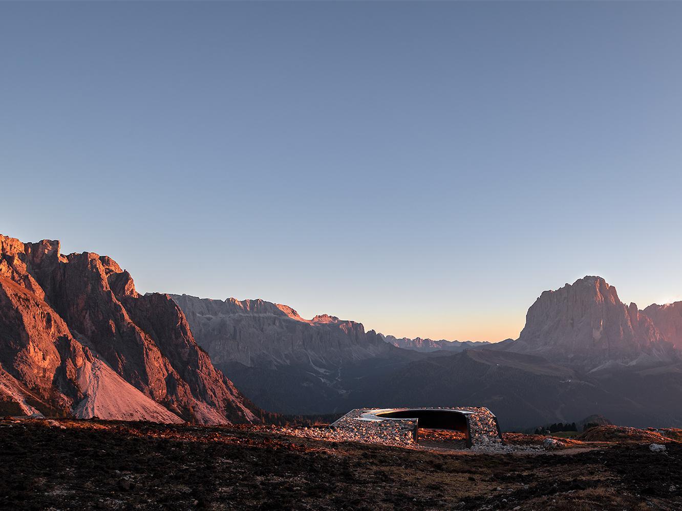 Hike to the Dolomites UNESCO World Heritage viewpoint Mastlé S.Crestina Gherdëina/Santa Cristina Val Gardana 1 suedtirol.info