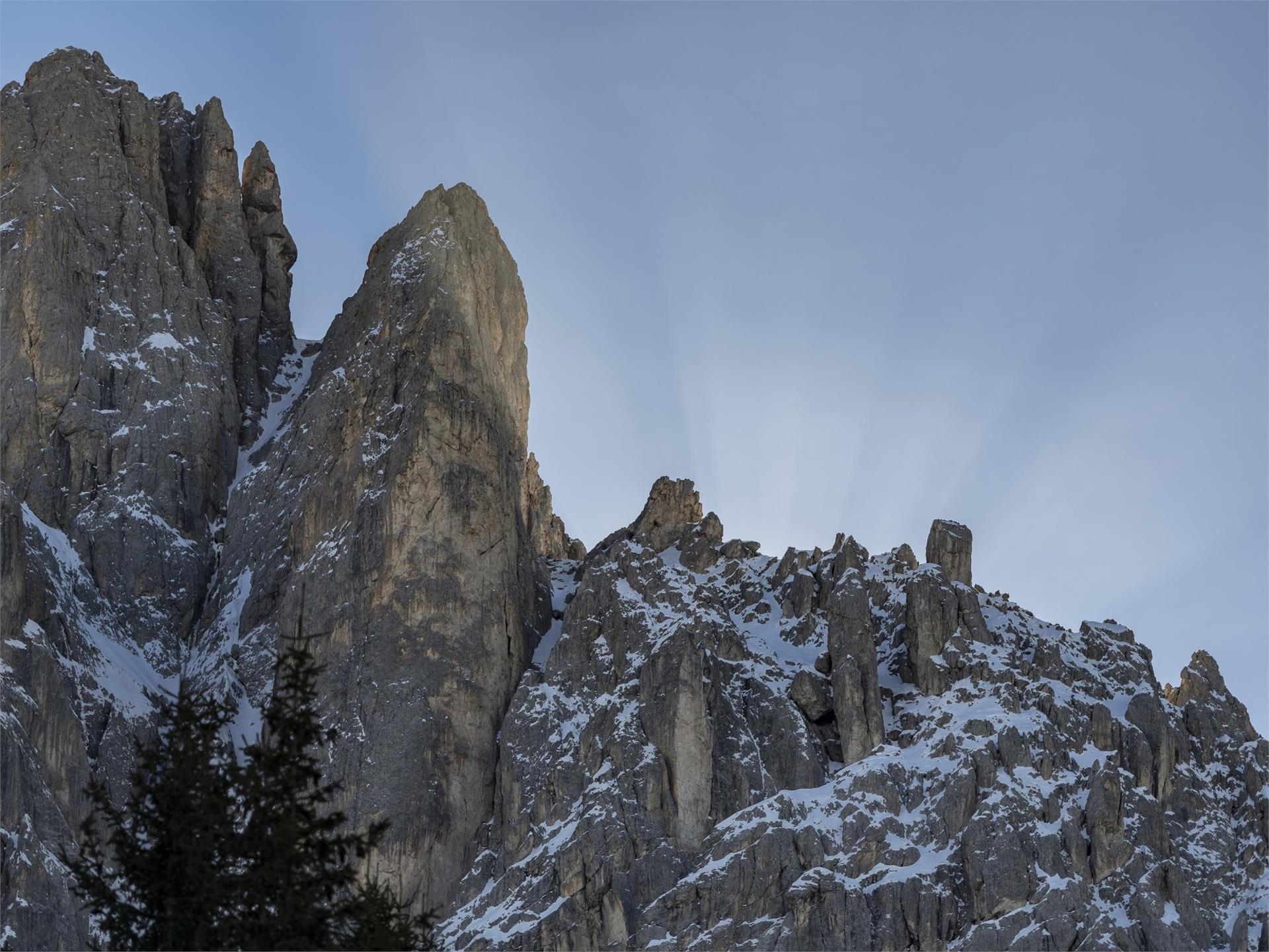 Winter hike to Mont Sëura S.Crestina Gherdëina/Santa Cristina Val Gardana 11 suedtirol.info