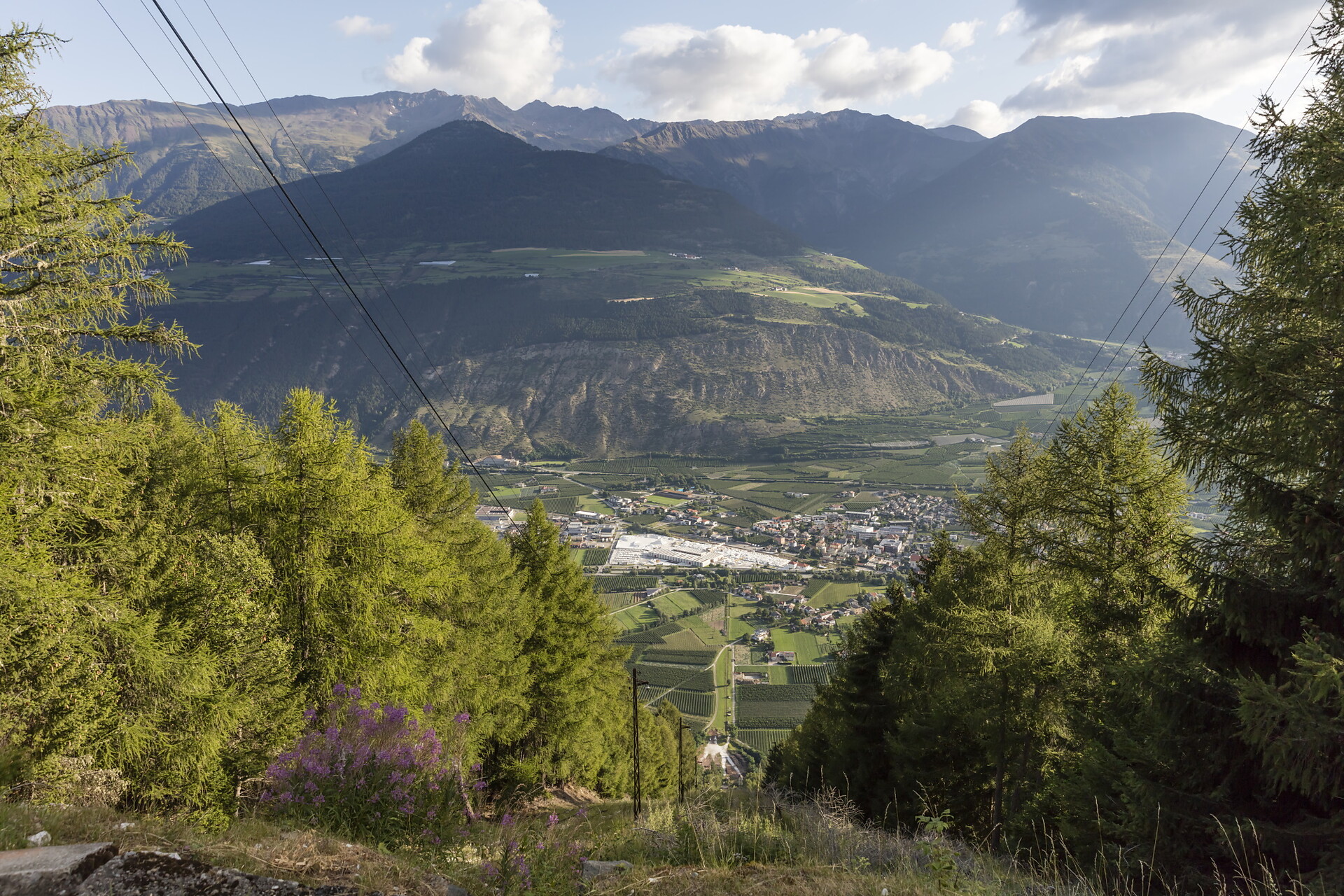 Wanderung entlang des Laaser Marmorweg - Schrägbahnsteig Laas 1 suedtirol.info