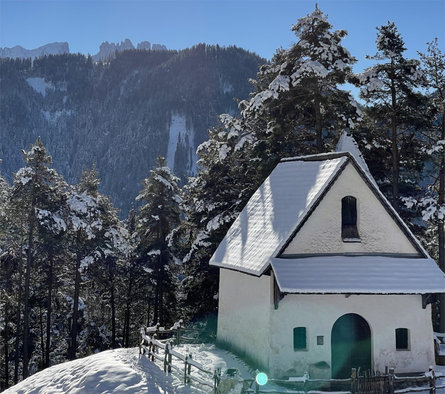 Winter hike to the Wuhnleger and to the St. Sebastian chapel Tiers am Rosengarten/Tires al Catinaccio 3 suedtirol.info