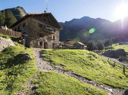 Hike to the Bockerhütte Tirol/Tirolo 1 suedtirol.info