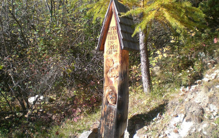 Escursione lung il sentiero rosario Tanas Lasa 4 suedtirol.info