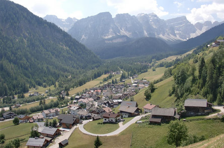 Walking trail from Lungiarü across Spizan - Juvel and back to Lungiarü La Val 1 suedtirol.info