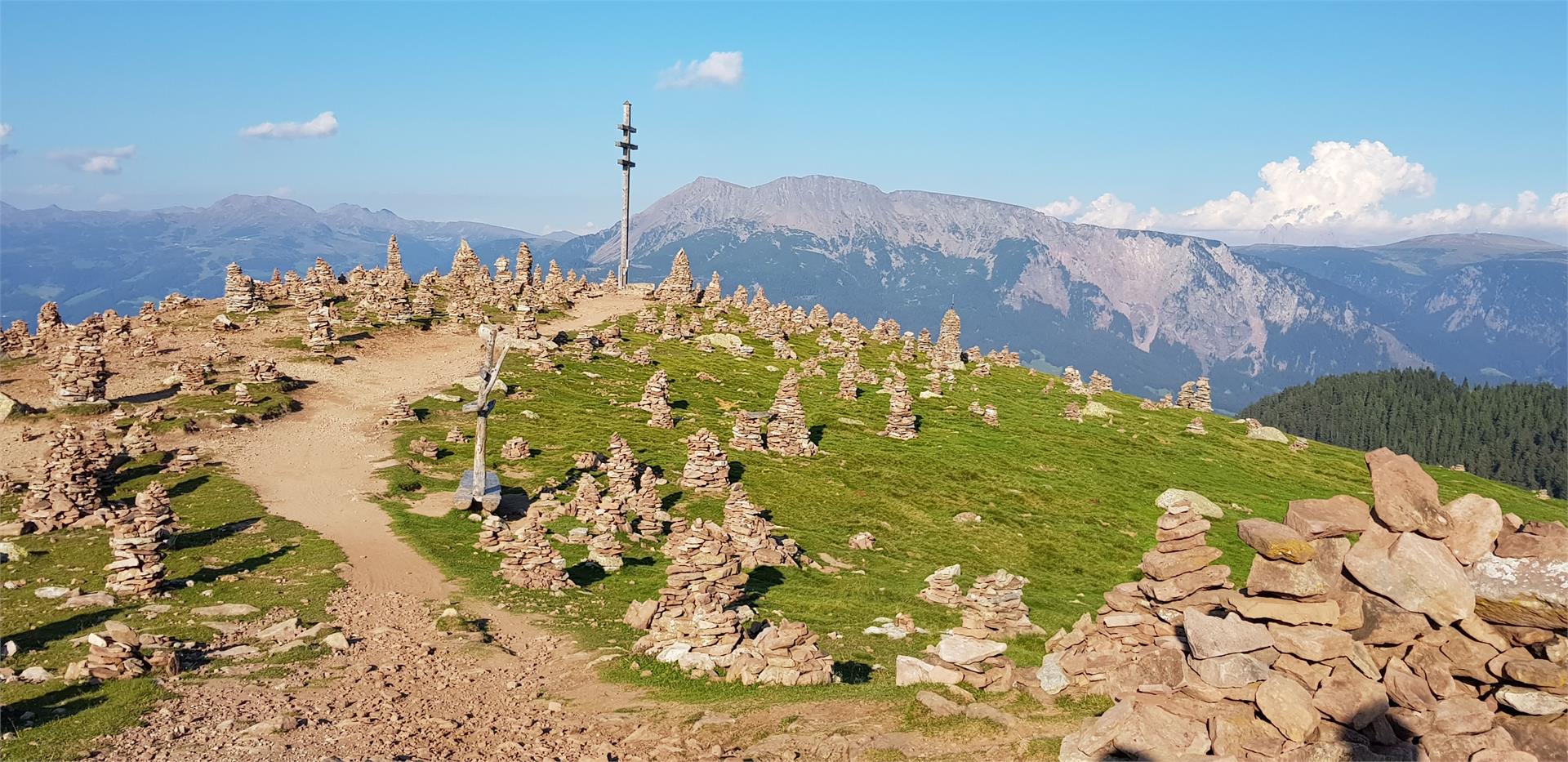 Hike from Mölten to the “Stoanerne Mandln” Mölten/Meltina 4 suedtirol.info