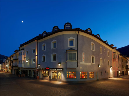 Café Konditorei Pupp Brixen/Bressanone 1 suedtirol.info