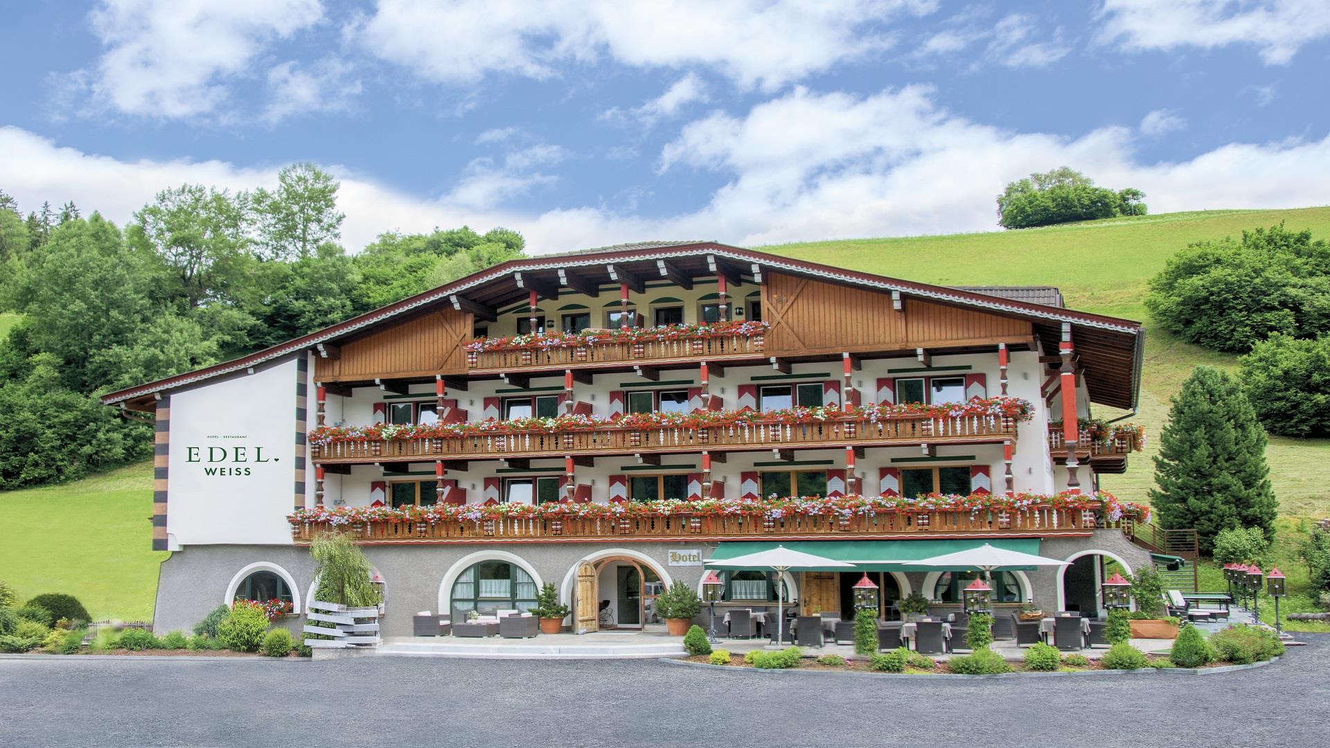 Hotel Edel.Weiss Braies 1 suedtirol.info