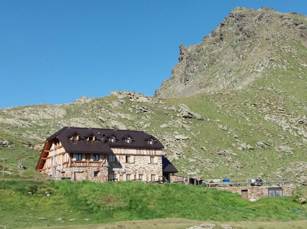 Haselgruberhütte am Rabbijoch Ulten 1 suedtirol.info