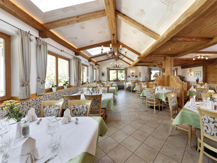 Hotel Ristorante Hubertusstube Lajen/Laion 1 suedtirol.info