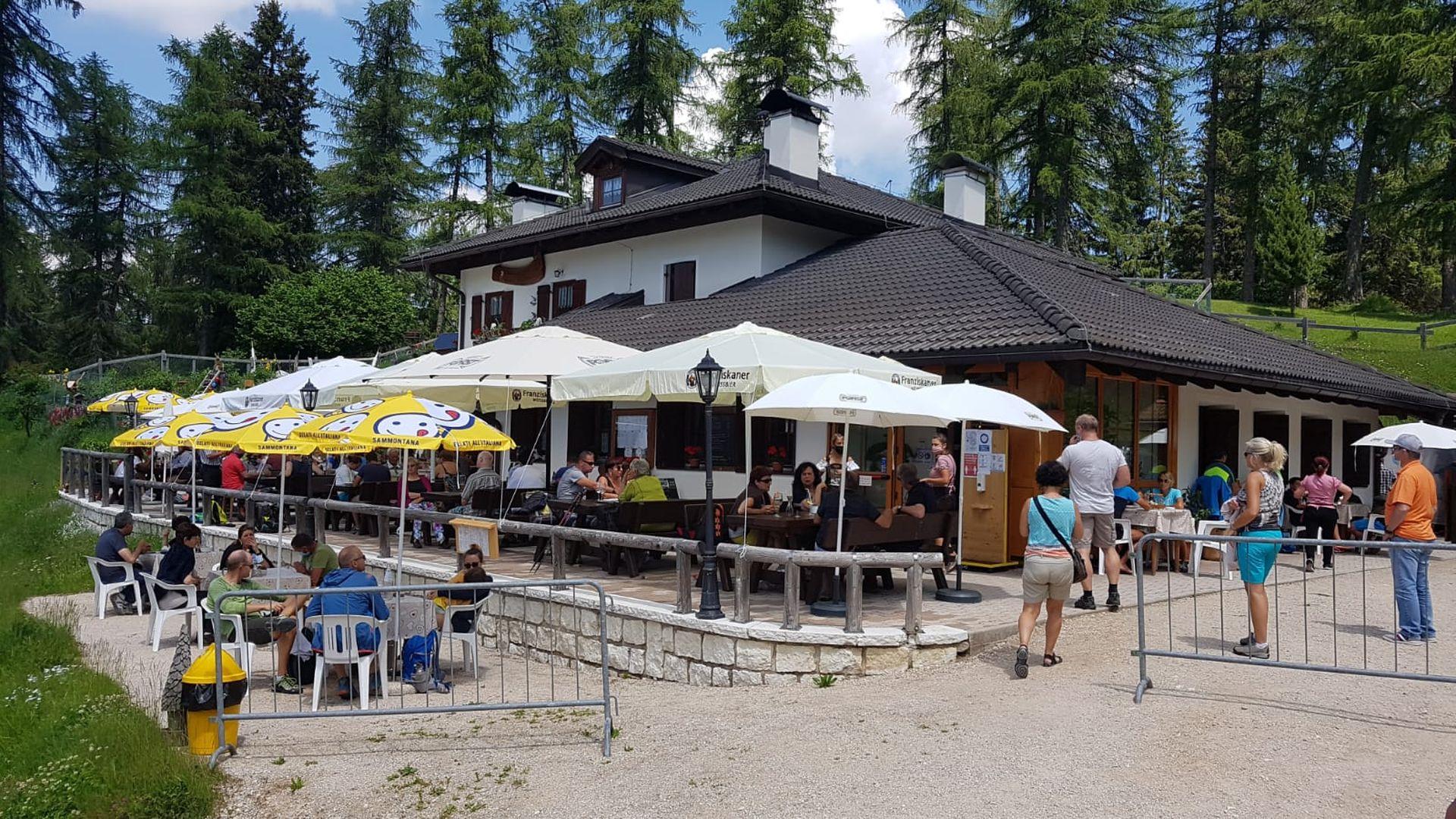 Schutzhaus Halbweghütte Kaltern an der Weinstraße/Caldaro sulla Strada del Vino 2 suedtirol.info