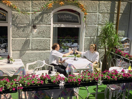 Marktplatz Kaltern an der Weinstraße/Caldaro sulla Strada del Vino 1 suedtirol.info