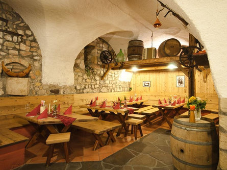 Restaurant Weis Keller Tramin an der Weinstraße/Termeno sulla Strada del Vino 2 suedtirol.info