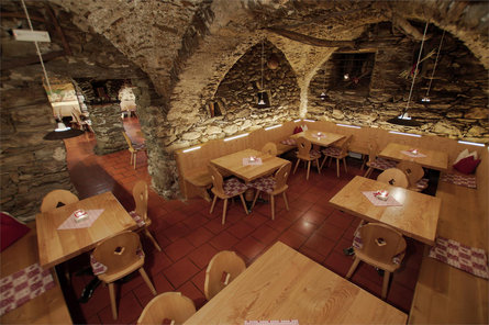 Ristorante Hilberkeller Caines 4 suedtirol.info