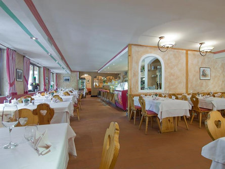 Ristorante Sass Dlacia Badia 1 suedtirol.info