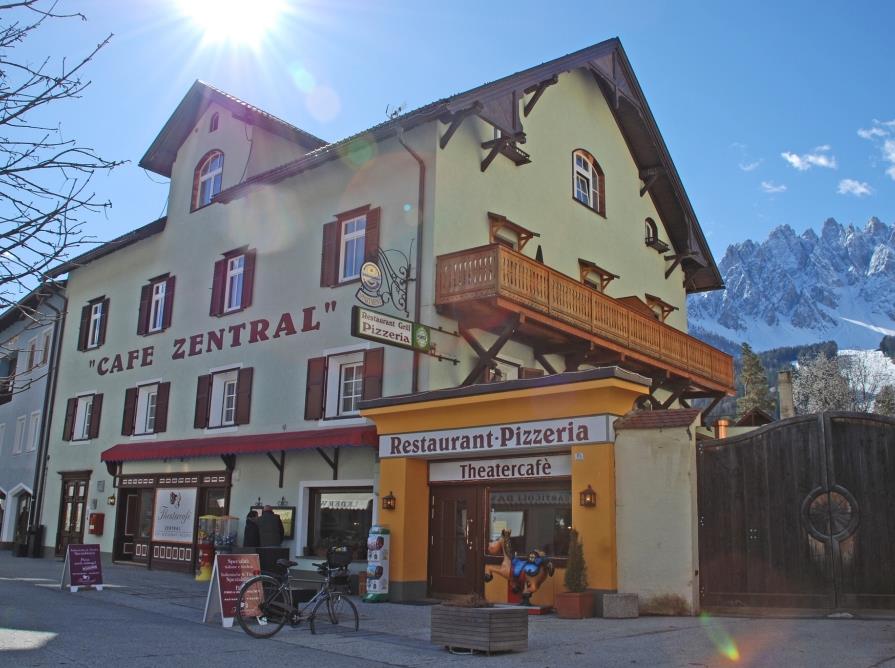 Restaurant Pizzeria Theatercafé Zentral Innichen 1 suedtirol.info