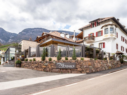 Ristorante Pizzeria Meraner Appiano sulla Strada del Vino 1 suedtirol.info