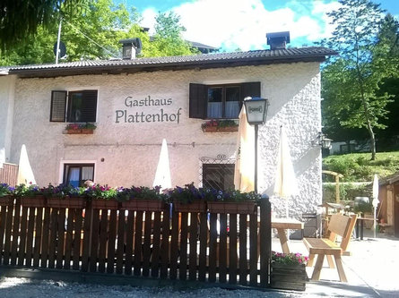 Restaurant Plattenhof Margreid an der Weinstraße/Magrè sulla Strada del Vino 1 suedtirol.info