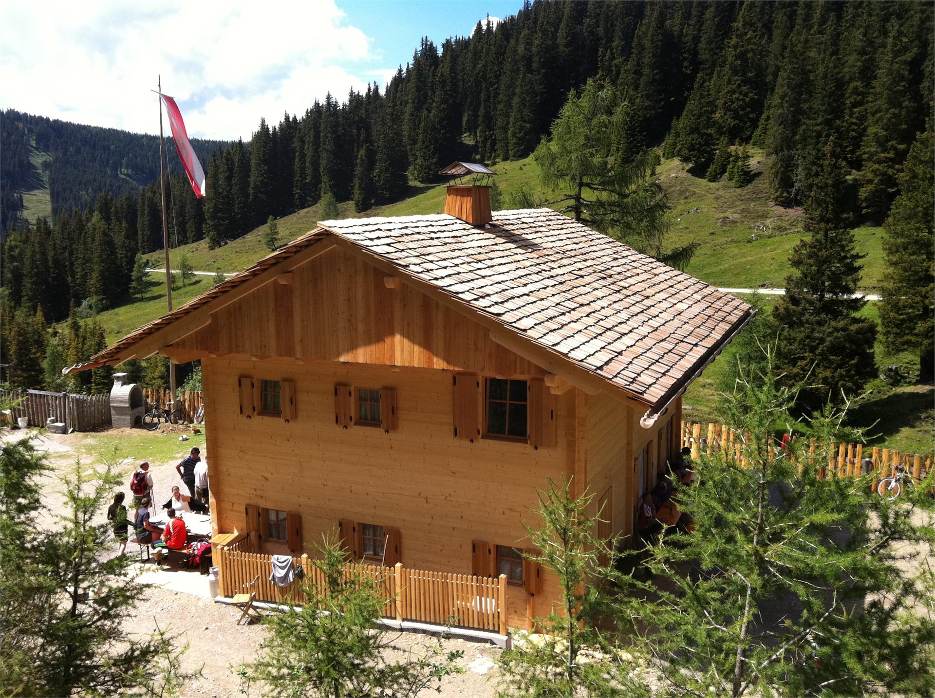 Silvesteralm / Malga San Silvestro hut Toblach/Dobbiaco 1 suedtirol.info