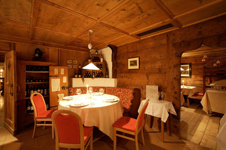 Sporthotel Panorama - Restaurant "Stüa Ladina" Corvara 4 suedtirol.info