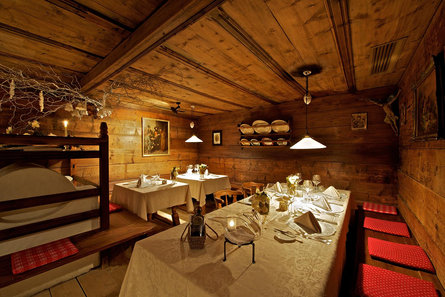 Sporthotel Panorama - Restaurant "Stüa Ladina" Corvara 9 suedtirol.info