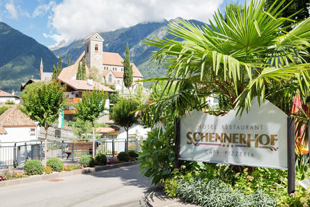 Schennerhof - Ristorante Pizzeria Caffè Scena 2 suedtirol.info