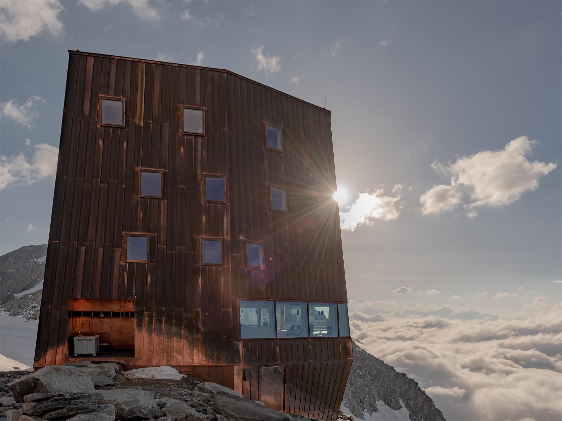 Rifugio al Sasso Nero - Schwarzensteinhütte refuge Ahrntal/Valle Aurina 1 suedtirol.info