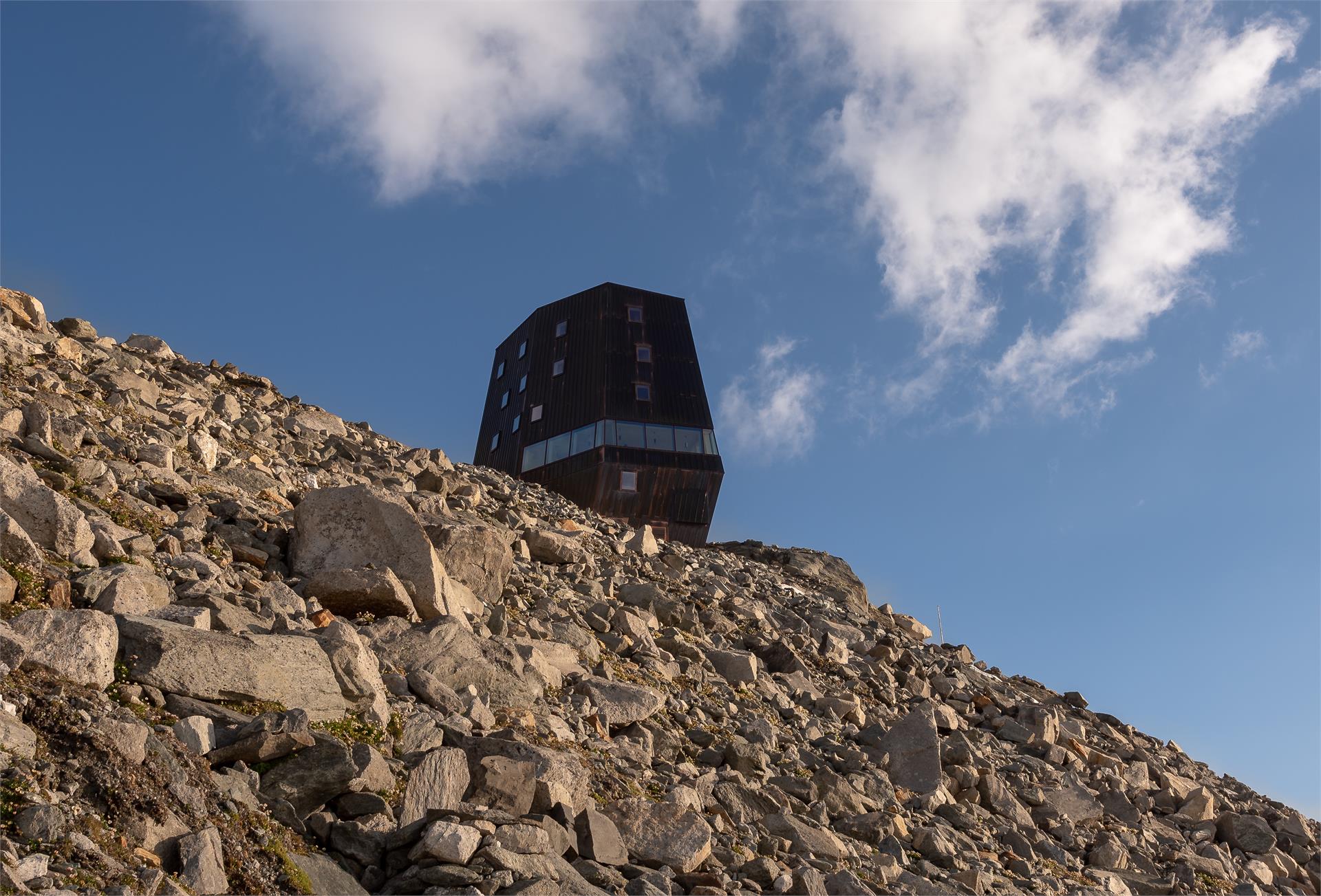 Rifugio al Sasso Nero - Schwarzensteinhütte refuge Ahrntal/Valle Aurina 2 suedtirol.info