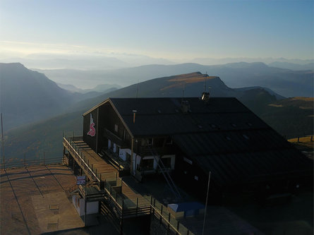 Seceda Bergstation - Hut S.Crestina Gherdëina/Santa Cristina Val Gardana 1 suedtirol.info