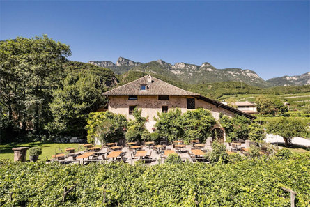 Seehofkeller Kaltern an der Weinstraße/Caldaro sulla Strada del Vino 17 suedtirol.info