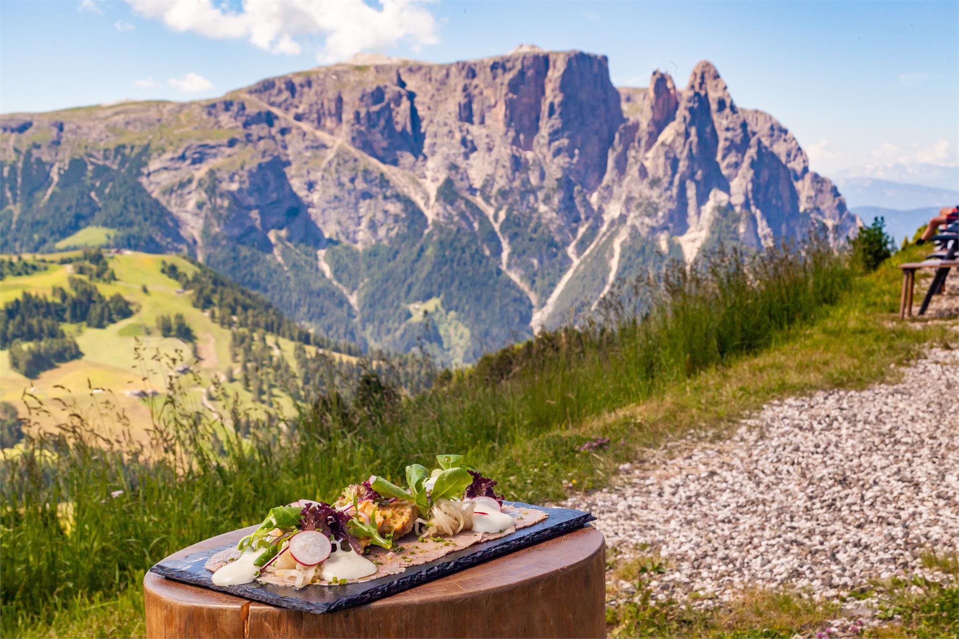 Tschötsch mountain hut Kastelruth/Castelrotto 11 suedtirol.info