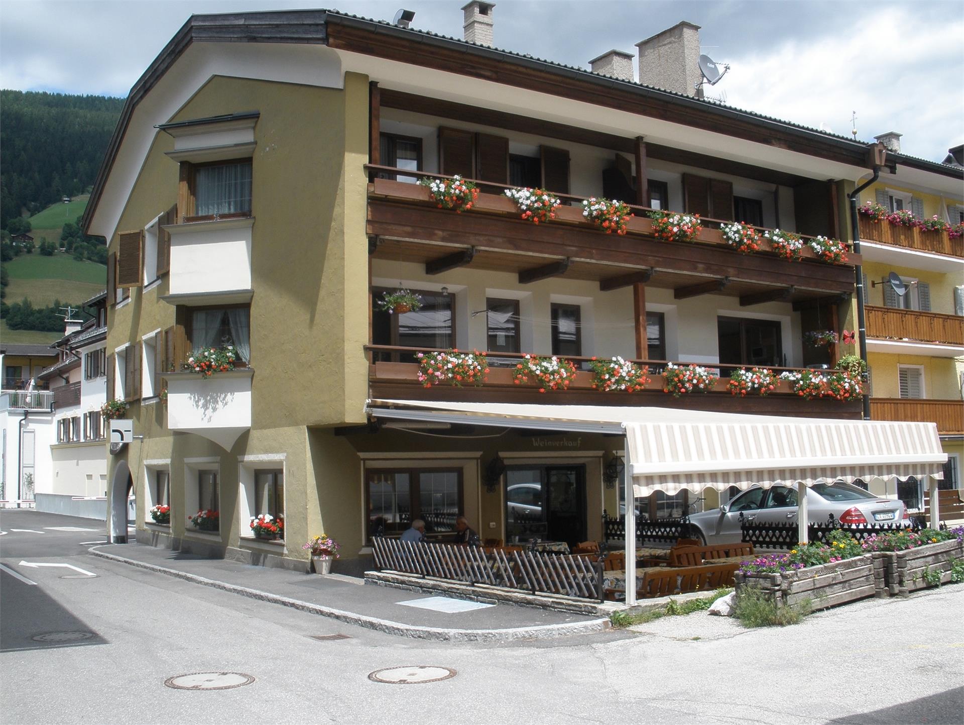 Uhrmacher's Weinstube / Enoiteca dell'orologiao Lercher Innichen/San Candido 1 suedtirol.info