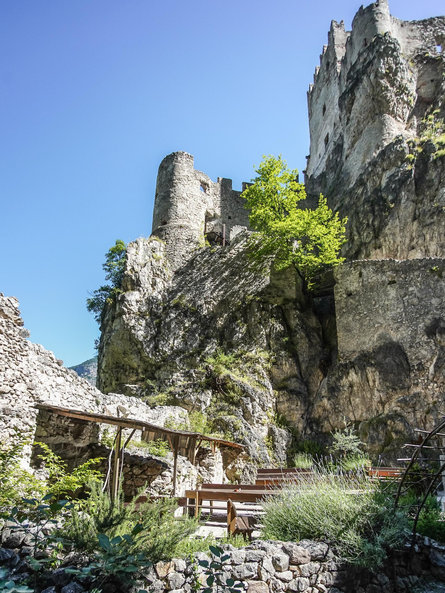 Zum 18. Fass Haderburgschänke Salorno 1 suedtirol.info