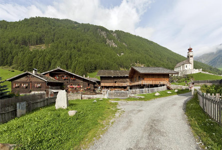 Oberniederhof historical and organic farm Schnals/Senales 1 suedtirol.info