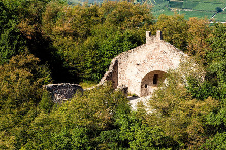 Panoramic view Altenburg/Castelvecchio Kaltern an der Weinstraße/Caldaro sulla Strada del Vino 3 suedtirol.info